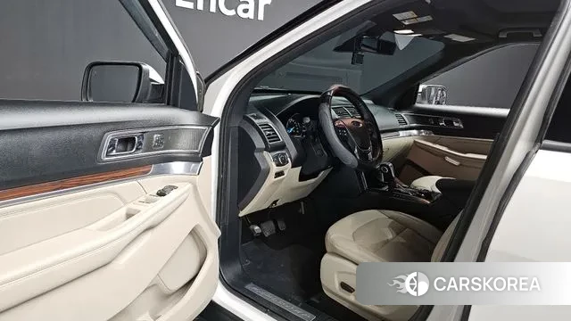 Ford Explorer 2019 Белый из Кореи, фото 2