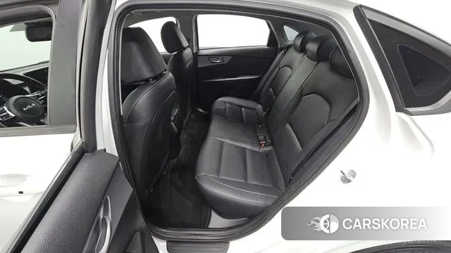 Kia The New K3 2nd generation 2021 Белый из Кореи, фото 2