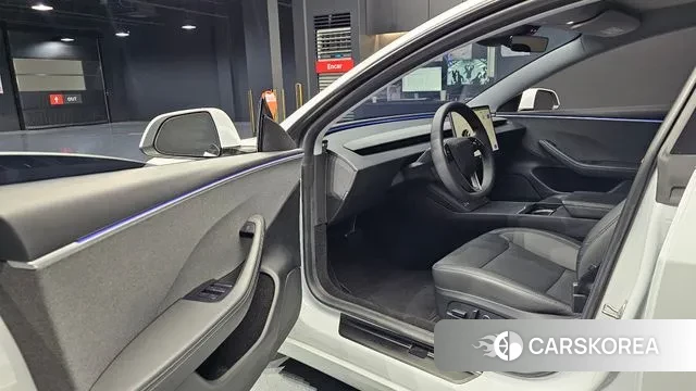 Tesla Model 3 2024 Белый из Кореи, фото 2