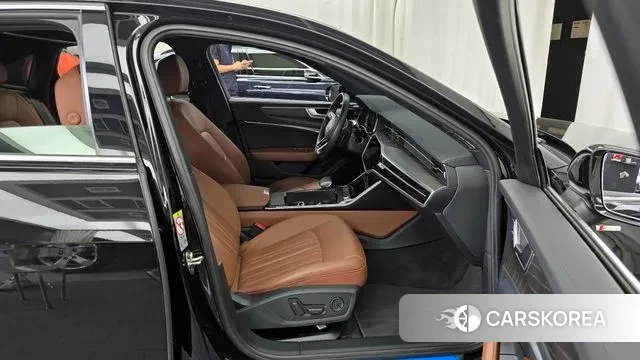 Audi A6 (C8) 2021 Черный из Кореи, фото 2