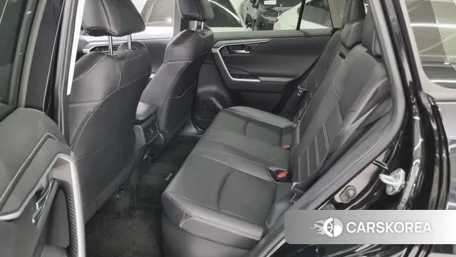 Toyota RAV4 5th Generation 2023 Черный из Кореи, фото 2