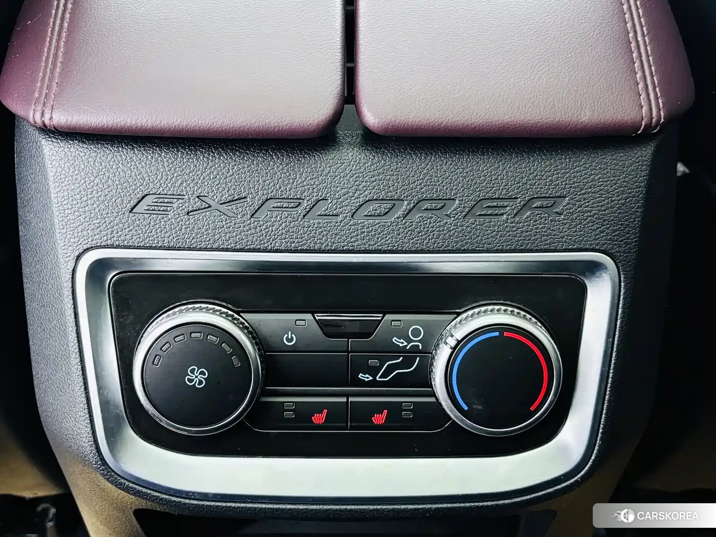 Ford Explorer 2023 Черный из Китая, фото 2