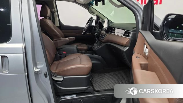 Hyundai The New Grand Starex 2018 Серебристо-серый из Кореи, фото 2