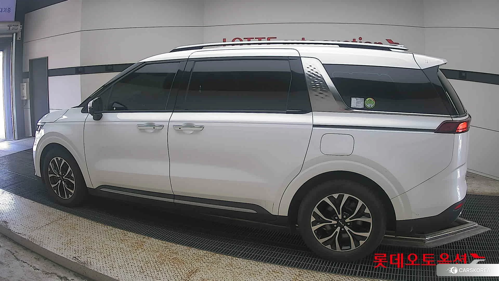 Kia Carnival 2023 Белый из Кореи, фото 2