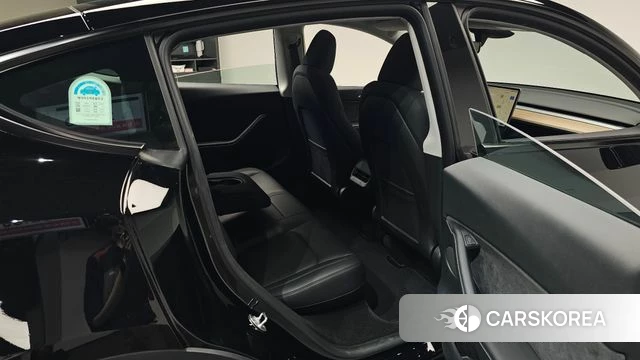 Tesla Model Y 2024 Черный из Кореи, фото 2