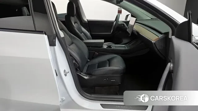 Tesla Model Y 2021 Белый из Кореи, фото 2