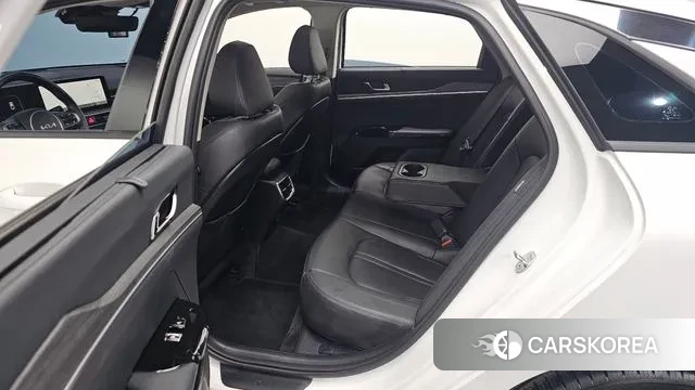 Kia The New K5 3rd generation 2023 Белый из Кореи, фото 2