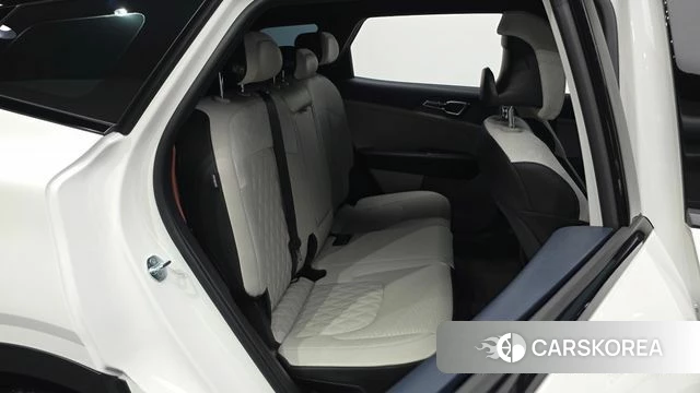 Kia The New Sportage 5th Generation Hybrid 2025 Белый из Кореи, фото 2