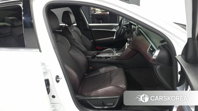 Genesis The New G70 2023 Белый из Кореи, фото 2