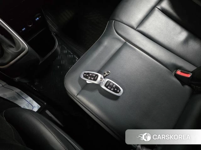 Hyundai Staria 2023 Черный из Кореи, фото 2