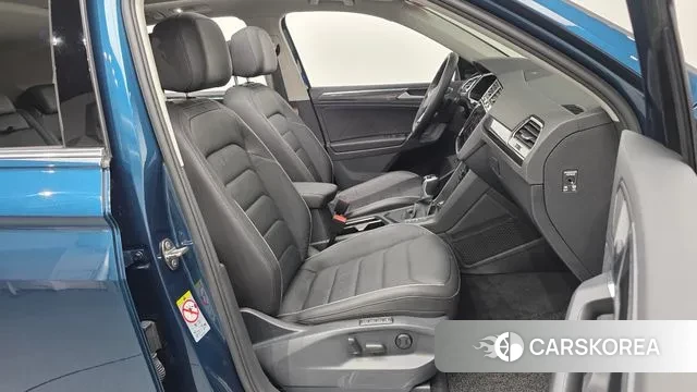 Volkswagen Tiguan second Generation 2022 Синий из Кореи, фото 2