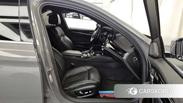 BMW 5 Series (G30) 2021 Серый из Кореи, фото 2