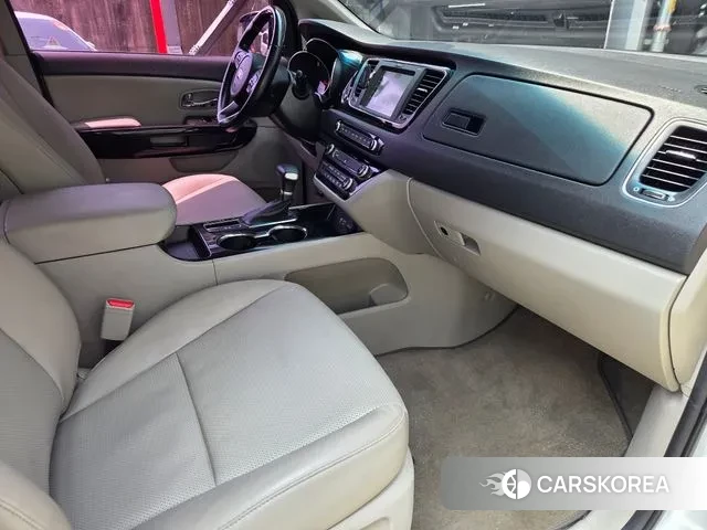 Kia The New Carnival 2019 Белый из Кореи, фото 2