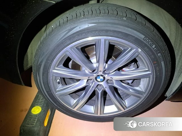 BMW 5 Series (G30) 2019 Черный из Кореи, фото 2