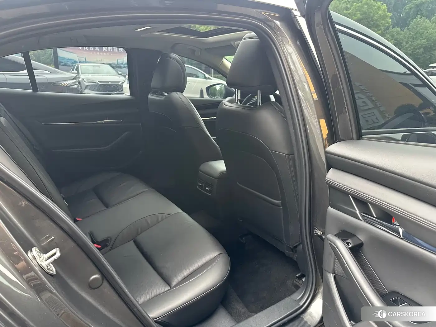 Mazda 3 2023 Silver/gray из Китая, фото 2