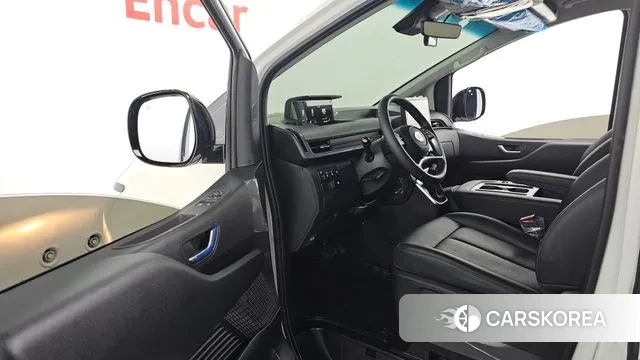 Hyundai Staria 2025 Белый из Кореи, фото 2