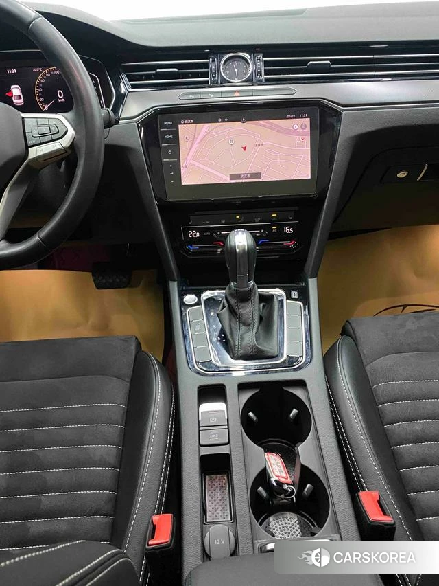 Volkswagen Magotan 2022 Черный из Китая, фото 2