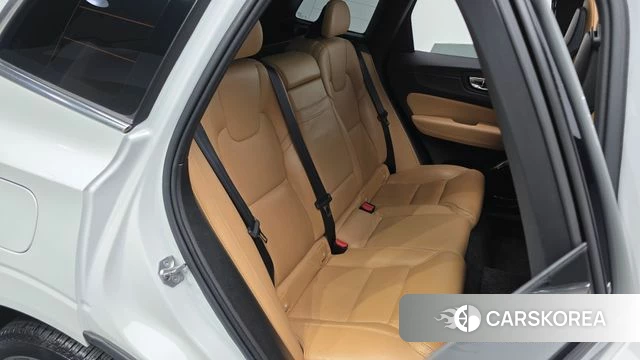 Volvo XC60 second Generation 2018 Белый из Кореи, фото 2