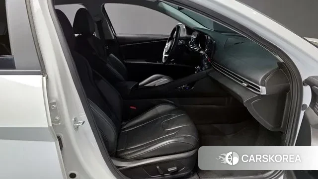 Hyundai Avante Hybrid (CN7) 2022 Белый из Кореи, фото 2