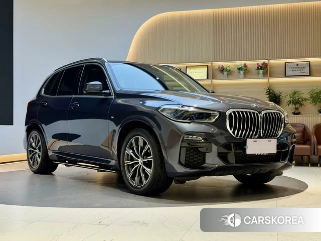 BMW X5 (imported) 2021 Серебристо-серый из Китая, фото 2