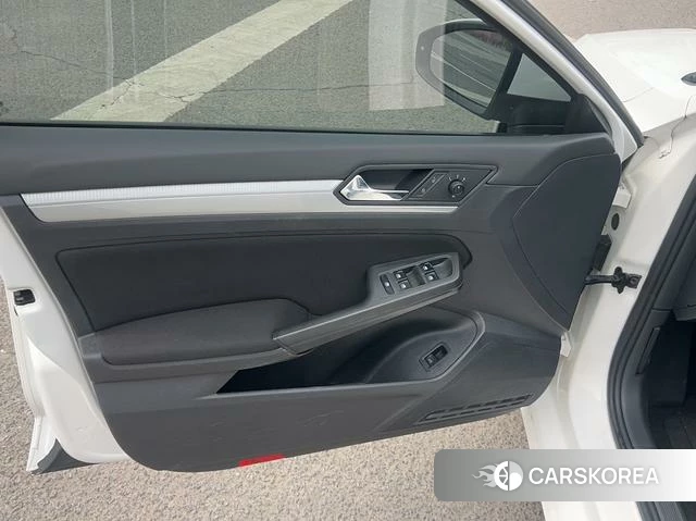 Volkswagen Lingdu 2021 Белый из Китая, фото 2