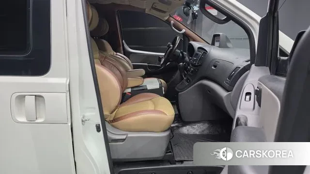 Hyundai Grand Starex 2018 Белый из Кореи, фото 2