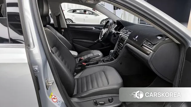 Volkswagen The New Passat 2018 Серебряный из Кореи, фото 2
