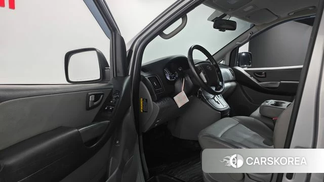 Hyundai The New Grand Starex 2018 Серебристо-серый из Кореи, фото 2