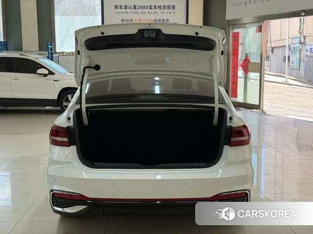 Volkswagen Lavida 2022 Белый из Китая, фото 2