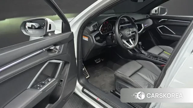 Audi Q3 (F3) 2023 Белый из Кореи, фото 2