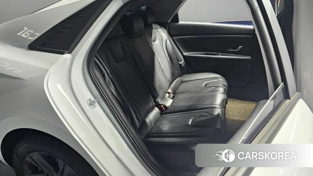 Hyundai Avante Hybrid (CN7) 2023 Белый из Кореи, фото 2