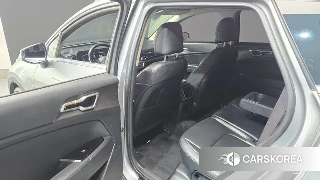 Kia Sportage 5th Generation 2022 Серебряный из Кореи, фото 2