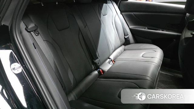Hyundai The New Avante (CN7) 2024 Черный из Кореи, фото 2