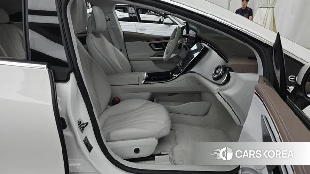 Mercedes-Benz EQE V295 2024 Белый из Кореи, фото 2