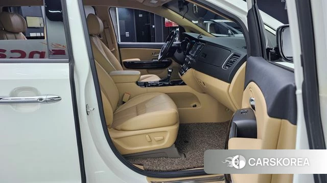 Kia The New Carnival 2018 Белый из Кореи, фото 2