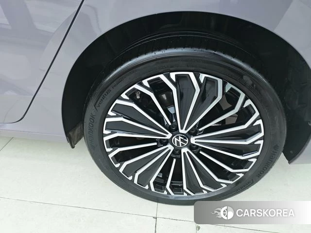 Volkswagen Passat 2024 Другой из Китая, фото 2