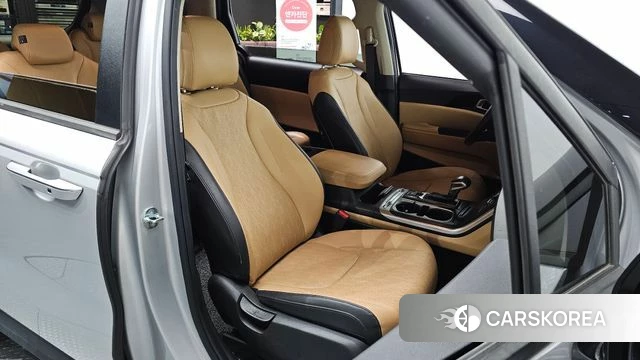 Kia Carnival 4th generation 2021 Серебряный из Кореи, фото 2