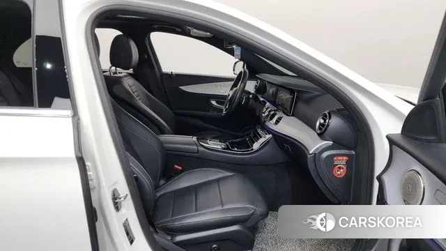 Mercedes-Benz E-Class W213 2020 Белый из Кореи, фото 2