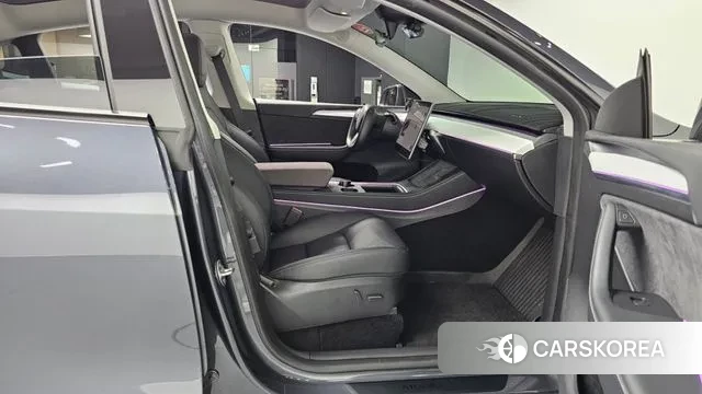 Tesla Model Y 2023 Серый из Кореи, фото 2