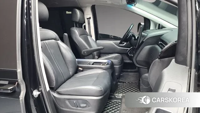 Hyundai Staria 2021 Черный из Кореи, фото 2