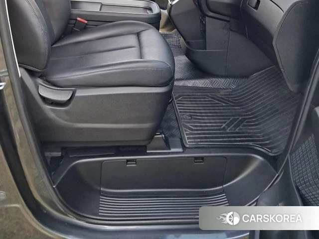 Hyundai Staria 2022 Серый из Кореи, фото 2