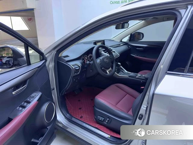 Lexus NX 2021 Серебристо-серый из Китая, фото 2