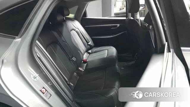 Hyundai Sonata (DN8) 2021 Серебристо-серый из Кореи, фото 2