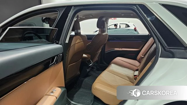 Hyundai Grandeur Hybrid (GN7) 2023 Белый из Кореи, фото 2