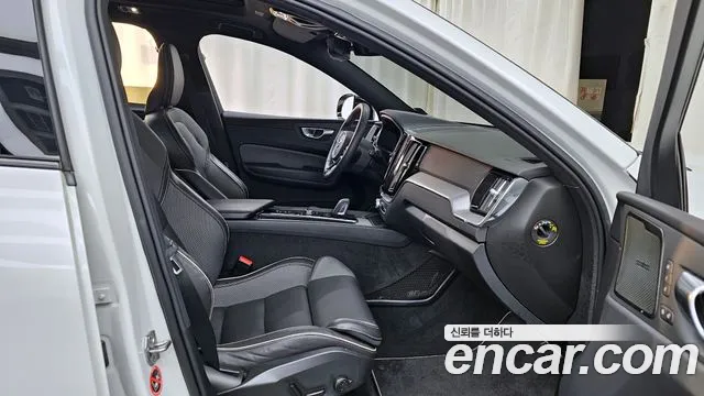 Volvo XC60 second Generation 2021 Белый из Кореи, фото 2