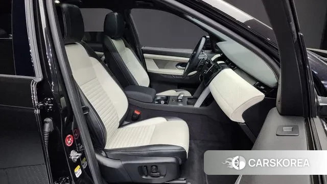 Land Rover Discovery Sports 2nd Generation 2024 Черный из Кореи, фото 2