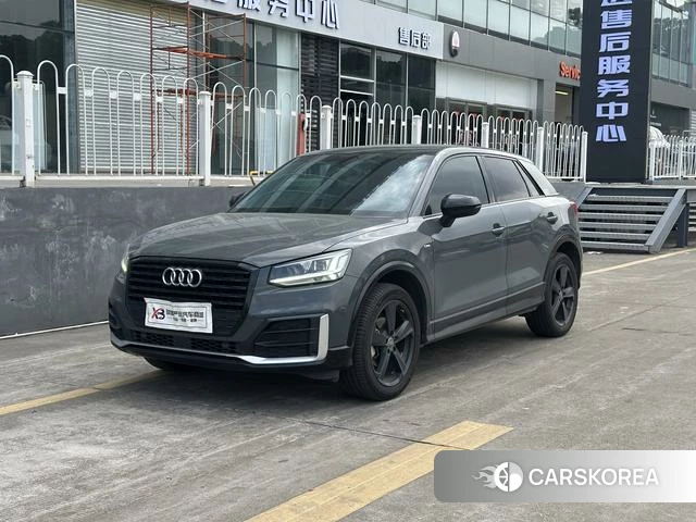Audi Q2L 2021 Темно-серый из Китая, фото 2