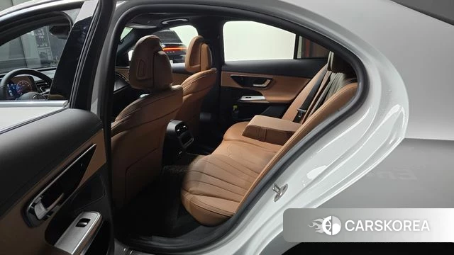 Mercedes-Benz E-Class W214 2025 Белый из Кореи, фото 2