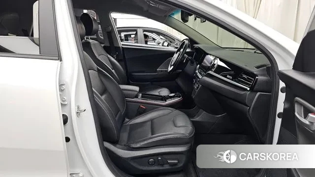 Kia Niro Plus 2022 Белый из Кореи, фото 2