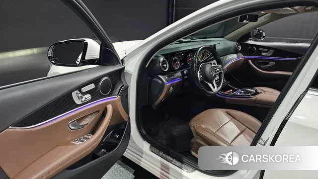 Mercedes-Benz E-Class W213 2020 Белый из Кореи, фото 2